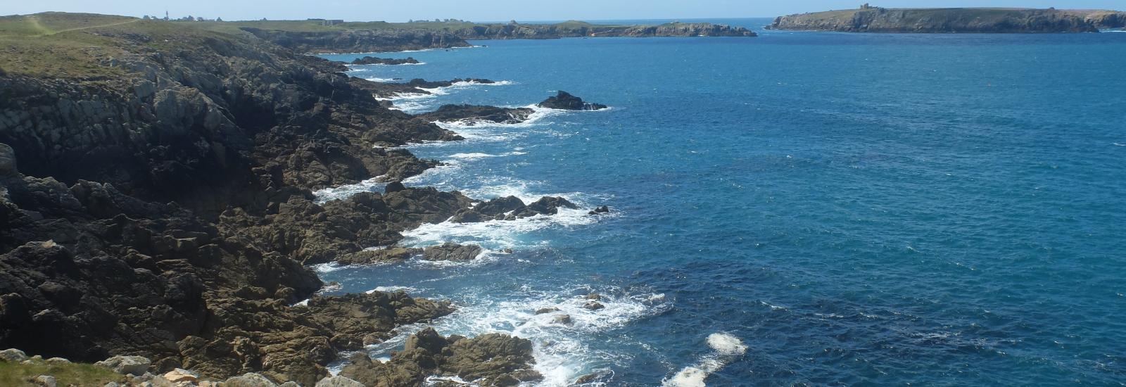 © Vuldendive/https://fr.wikipedia.org/wiki/Fichier:Baie_de_Calgrac'h,_Ouessant.JPG